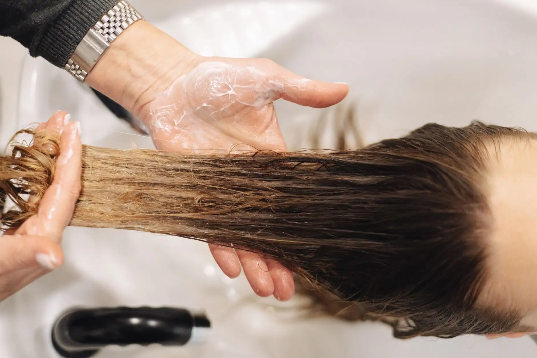 商贸服务中的仓储物流成本控制要点与供应链管理实践