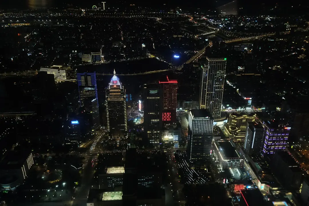 2025年供应链管理技术趋势：智能化仓储与城配服务融合路径