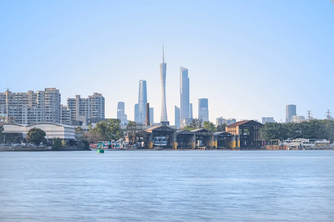 供应链管理优化指南：重庆企业如何选择仓储与城配服务